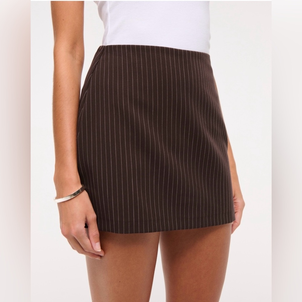 ABERCROMBIE A&F SCARLETT MINI SKORT
